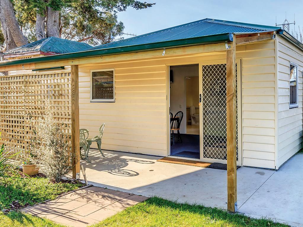 Triabunna Cabin & Caravan Park Phòng bức ảnh
